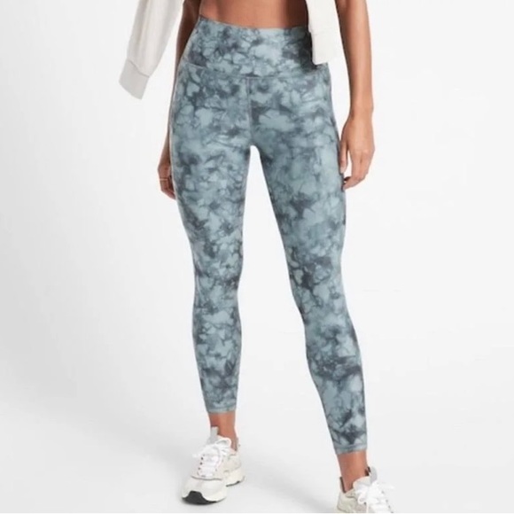 Athleta Pants - Athleta Tie Dye Salutation Stash Pocket II Printed 7/8 Tights size Medium